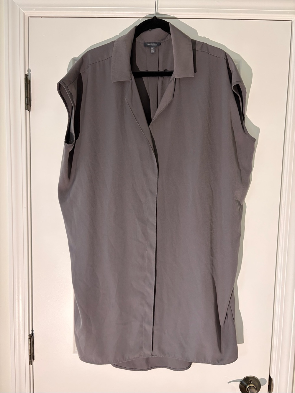 Madison Sleeveless Open V-Collar Dress XL - Gray